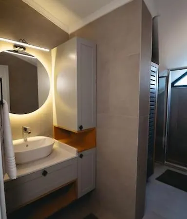 Meta Homes - 1 -